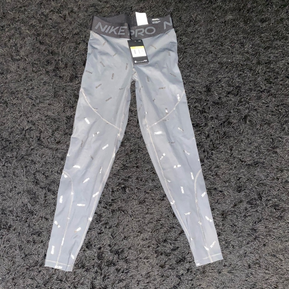 Nike pro leggings size S
